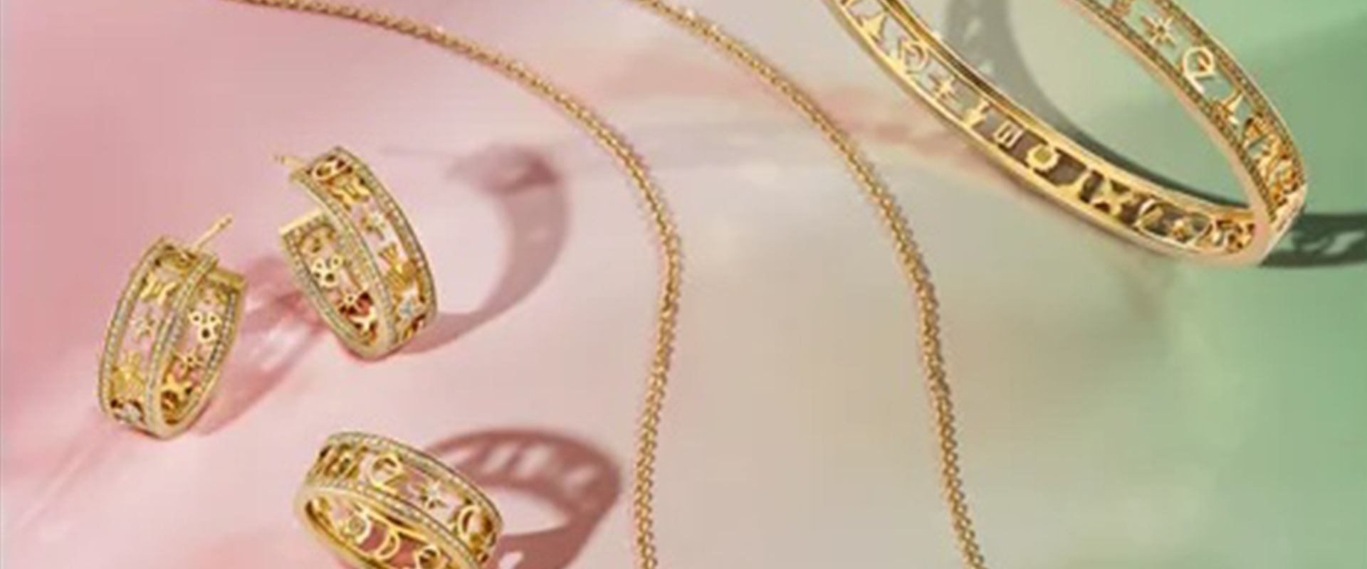 https://universalproductsexperiences.com/storage/banner-6752489134fce.png