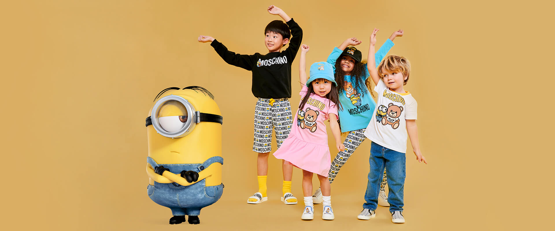 https://universalproductsexperiences.com/storage/minions-x-moschino-capsule-collection-desktop-624b904131f62.jpg