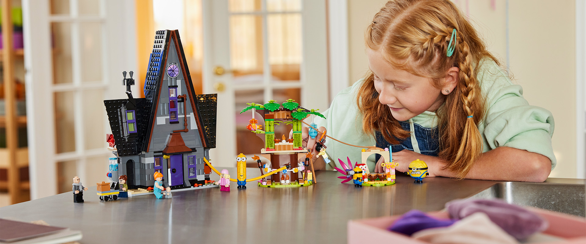 https://universalproductsexperiences.com/storage/news-dm4-lego-desktop-6642d7a0dbc49.jpg