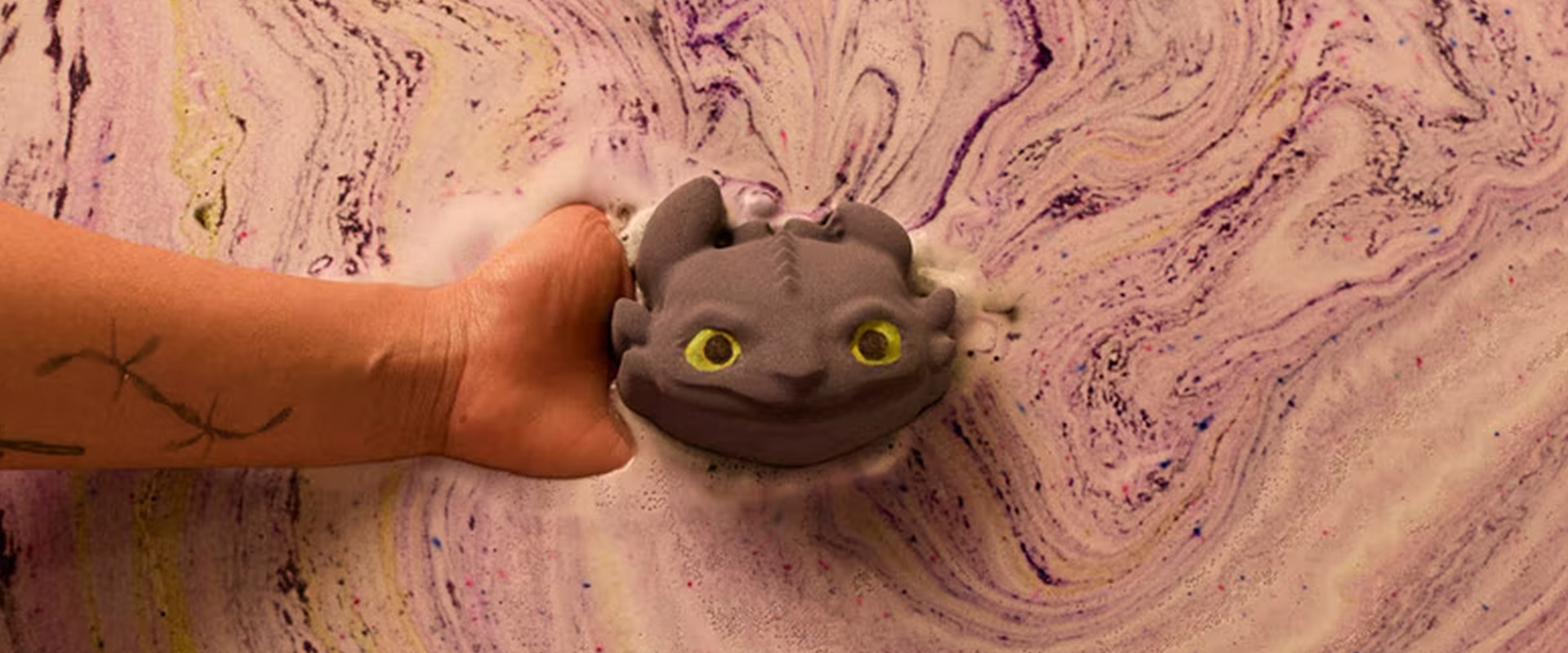 https://universalproductsexperiences.com/storage/news-httyd-lush-desktop-684726b200fb6.jpg