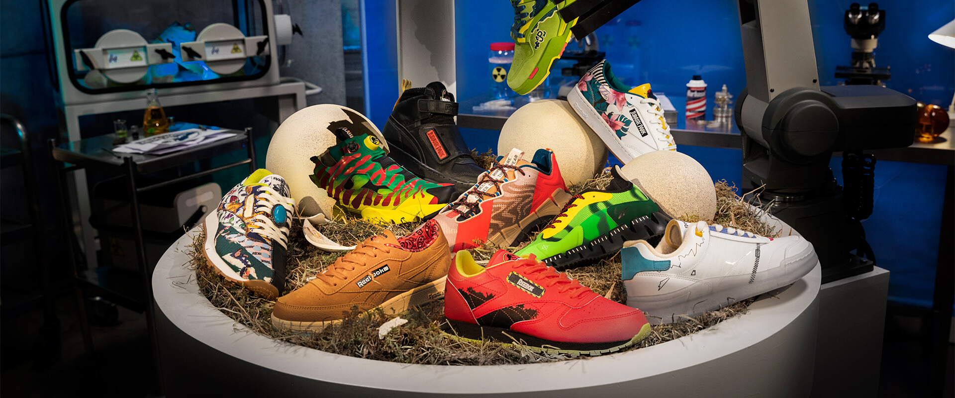 https://universalproductsexperiences.com/storage/news-reebok-jurassicpark-banner-desktop-613bf88177203.jpg