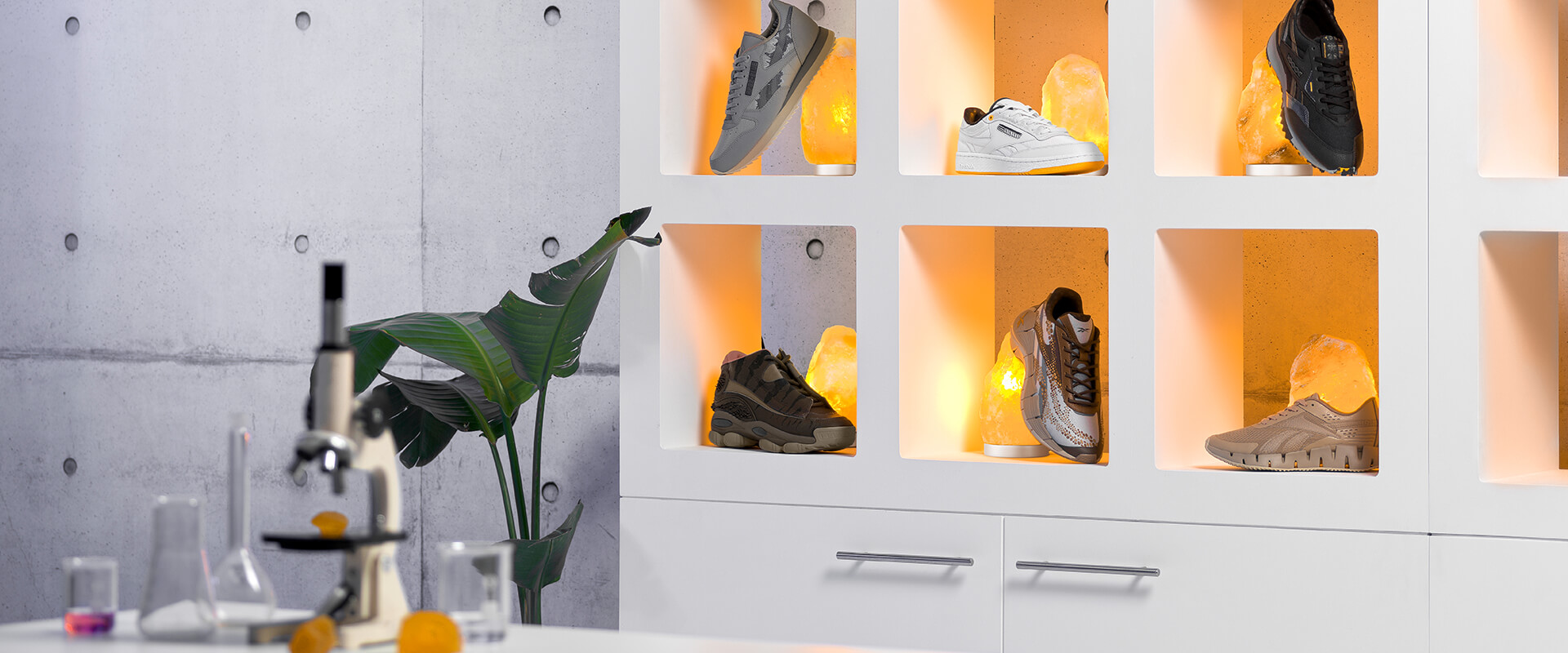 https://universalproductsexperiences.com/storage/reebok-desktop-6323c073828ab.jpg